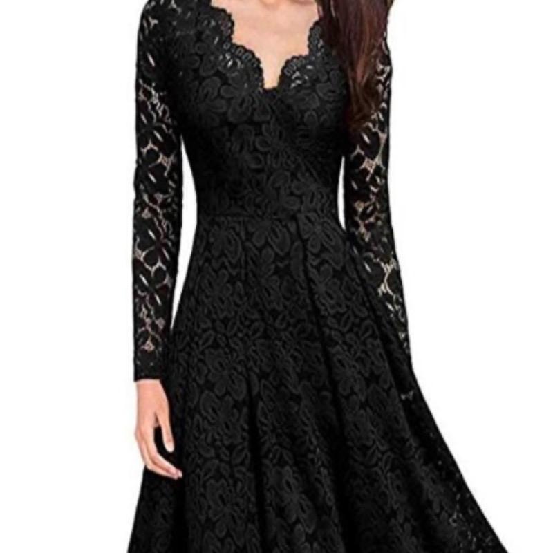 Женское платье с длинными рукавами