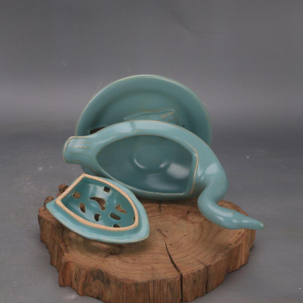 Song Dynasty Qian De Year 1: Blue Glazed Goose-Shaped Incense Burner - Antique Porcelain Decorative Collectible