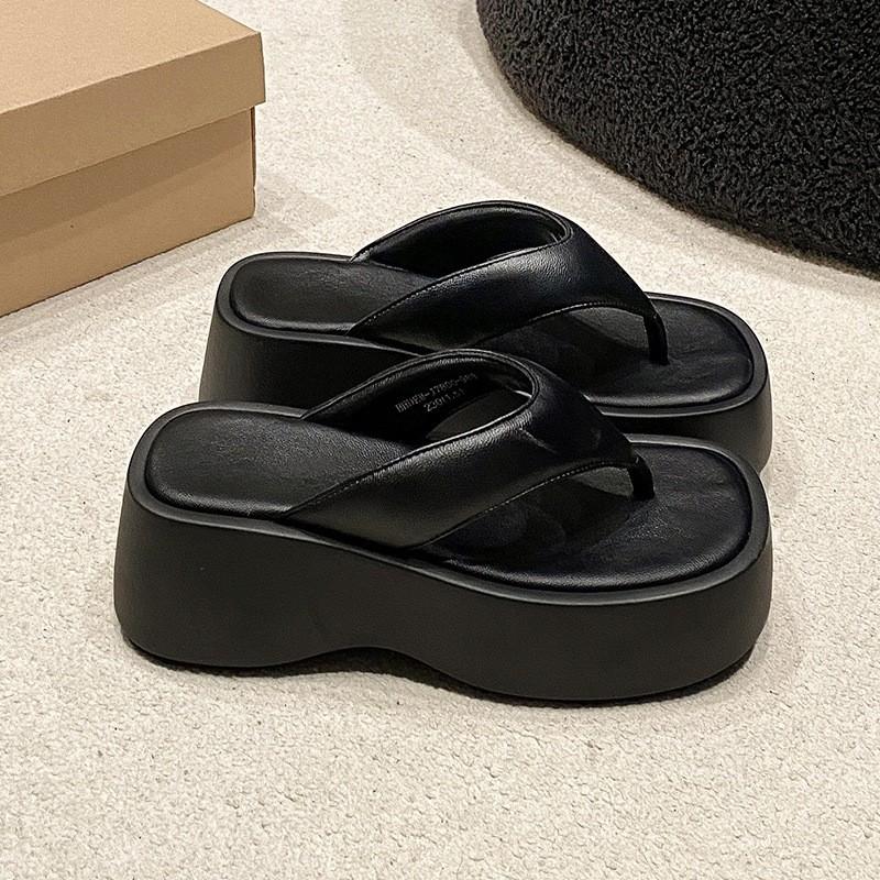 Summer Women Pu Rubber Sole Casual Beach Sandal For Relaxed Summer Wear