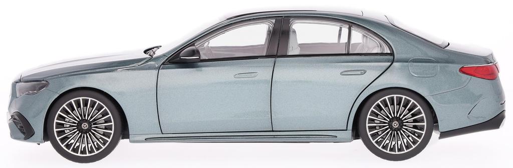 [Mercedes-Benz Collection] Genuine E-Class Sedan AMG Line (W214) Verde Silver 1/18 Scale Model