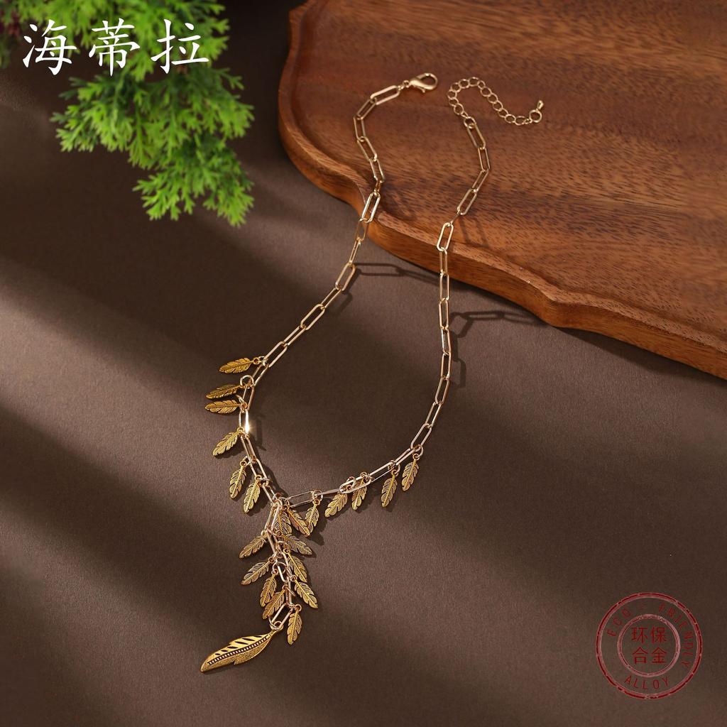 Luxury New Golden Leaf Tassel Necklace, Creative Personality Women's Versatile Leaf Tassel Necklace