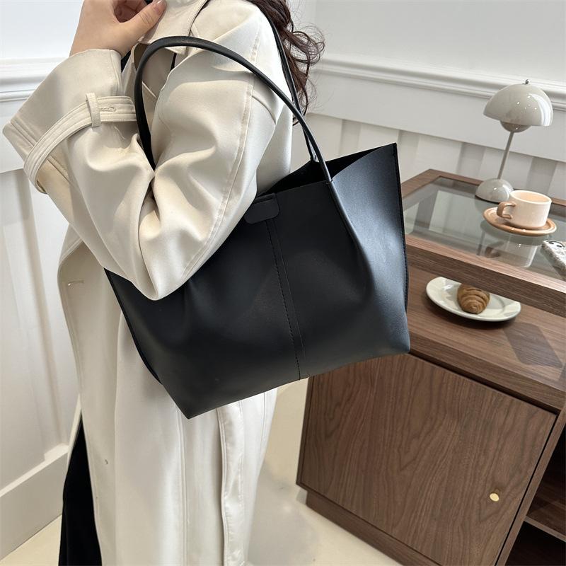 Korean Version of Solid Color Simple Niche Design Versatile Sewing Line Bag Women's Bag Is Popular This Year, Large-capacity Shoulder Armpit Bag