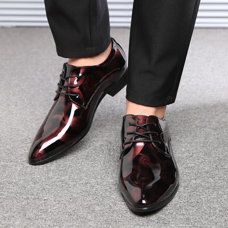 Fashion Luxury Men Oxford Shoes Retro Floral Pattern Men Dress Shoes Fashion Lace-Up Flats High Quality Business Men Party Wedding Shoes