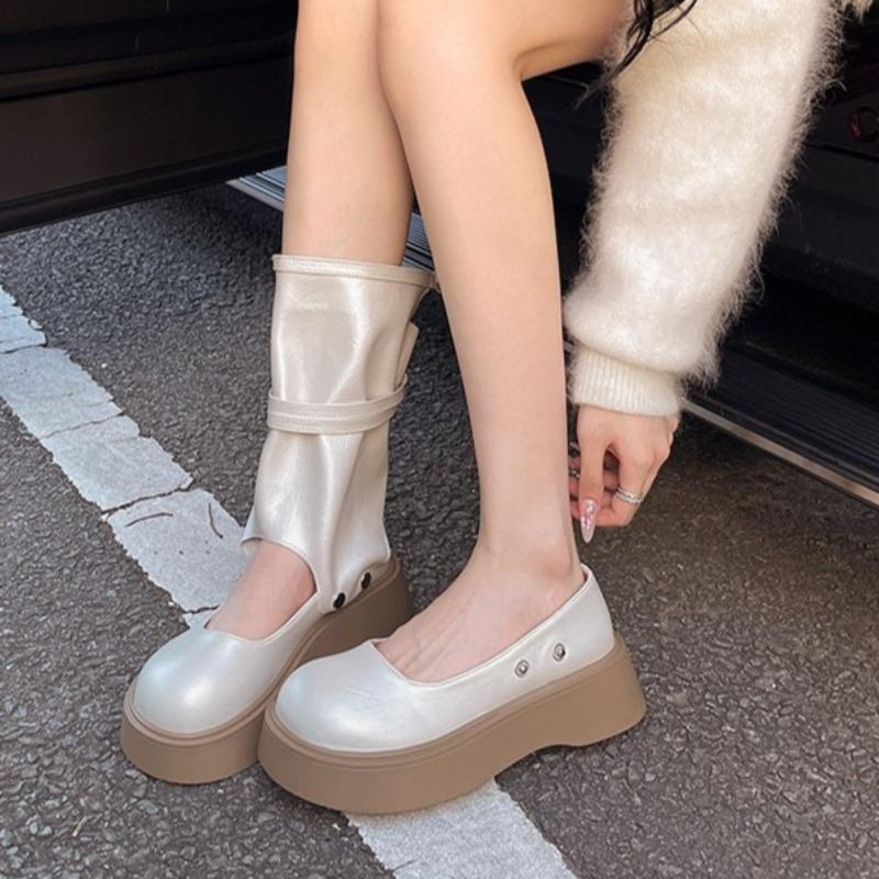 Модные туфли-одинарки на платформе, два способа носки, осенняя новинка, круглый носок, мелкая посадка, металлический ремешок, нескользящая износостойкая обувь на каблуке-рюмочке