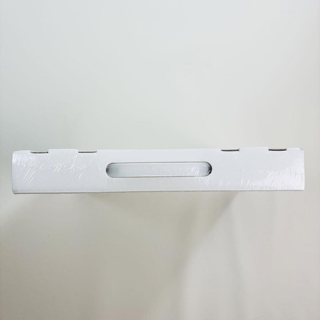 [ИСПОЛЬЗОВАННЫЙ] ИСЕЙ МИЯКЕ с пленкой Иссей Мияке TASCHEN