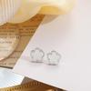 White Shell Small Flower Earrings for Women's Trendy Personality Simple Design Earrings