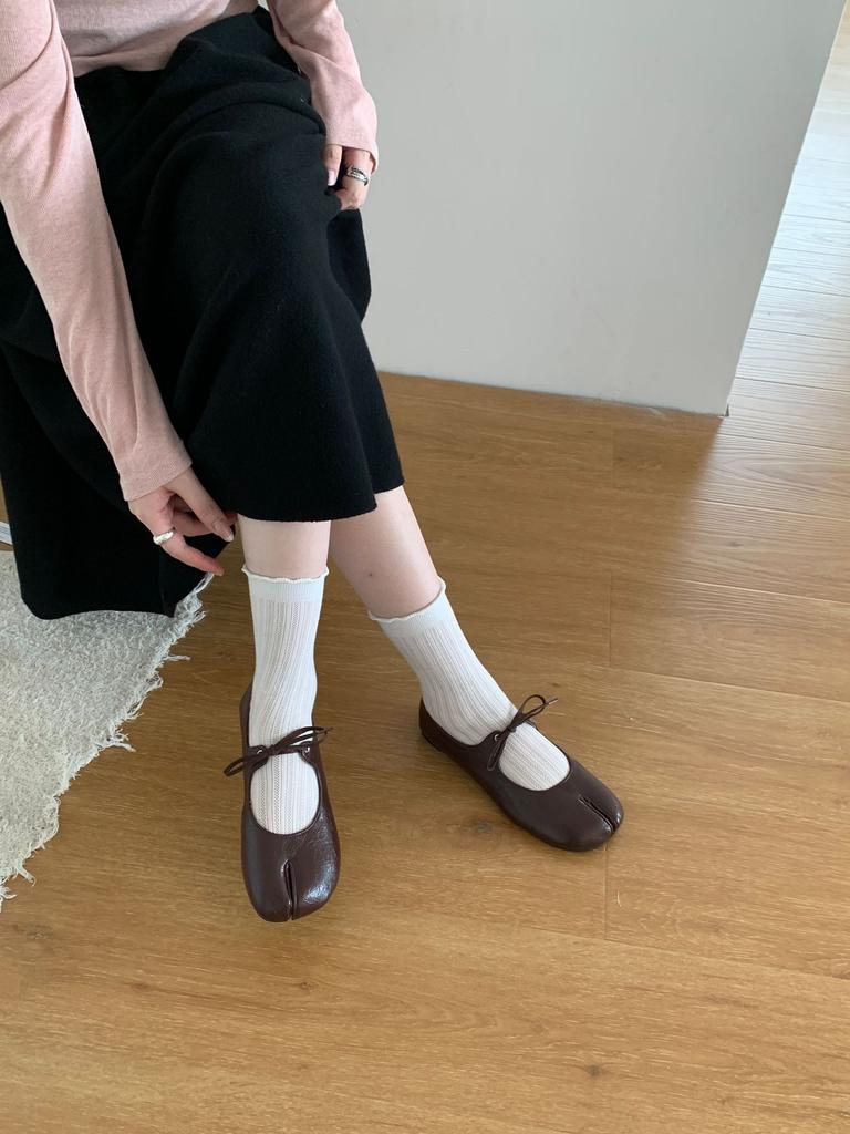 Fashion IPPEUM Tabi Shoes For Women 2025 New Fall Fashion Black PU Leather Split Toe Ballet Flats