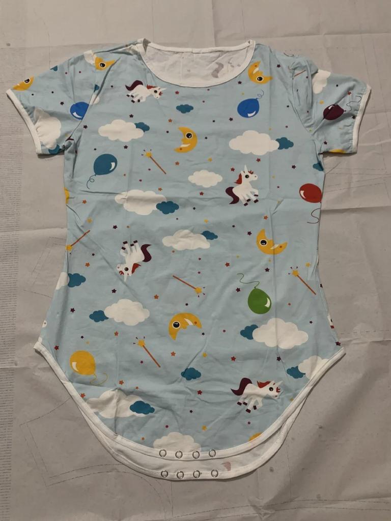 Короткий комбинезон-пижама для взрослых любителей подгузников (2023).