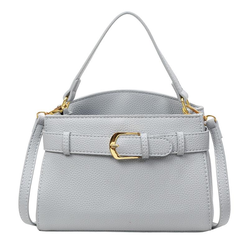 Премиальная маленькая квадратная сумка с узором личи для женщин, новая летняя модная сумка на плечо 2025 года, сумка-тоут в иностранном стиле с ремешком и пряжкой