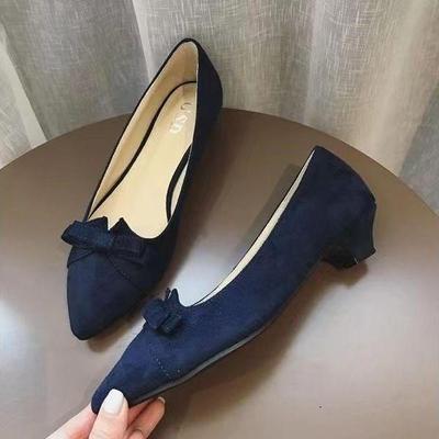 Корейские весенние женские замшевые черные туфли на низком каблуке с милым рисунком в виде бабочек