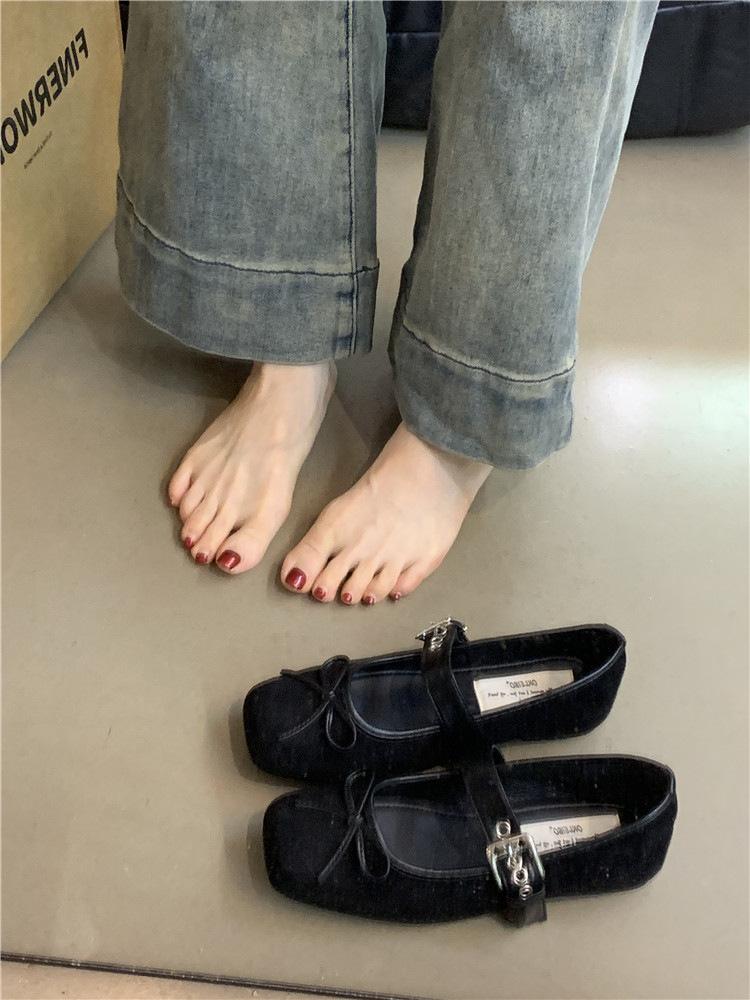 Женская обувь с квадратным носком Новые роскошные балетки с бантом Женские балетки серебряная пряжка на ремне Элегантная модная обувь Мэри Джейн