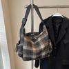 Осень-зима 2025 большая вместительная ретро сумка под мышкой повседневная модная простая ретро класс клетчатая нишевая сумка-тоут