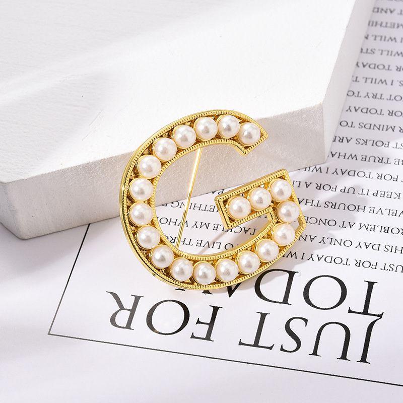 Брошь в классическом стиле, очаровательная брошь, булавка с буквой, модная брошь, модная булавка