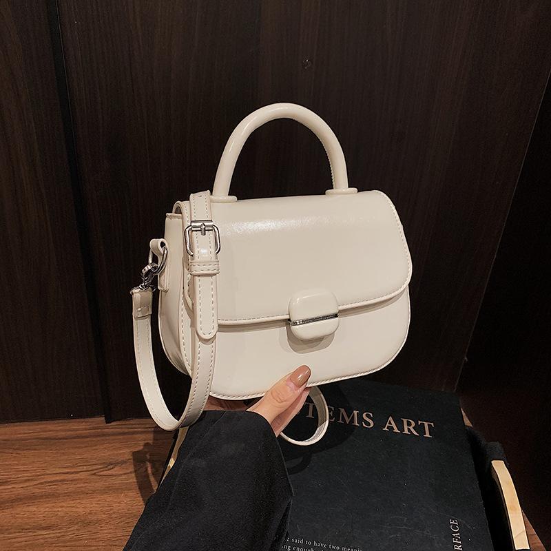 Premium Texture Retro Bag Women's 2025 New Fashion Versatile Messenger Bag Super Fire Portable Small Square Bag Small Bag