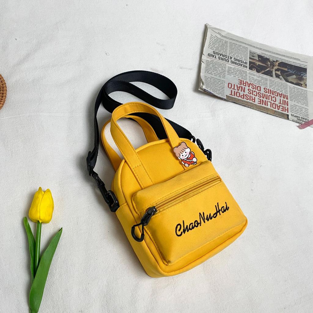 Nylon small bag 2025 new Korean version of fashion letter shoulder bag casual simple sports messenger small square bag tide