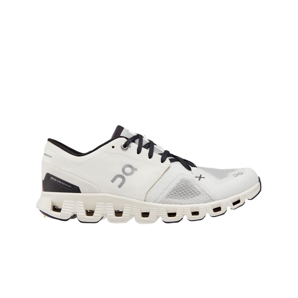 (w) On Running Cloud X 3 White Black
