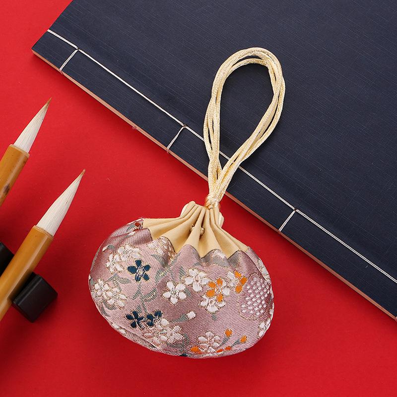 Sachet Hanfu Pouch: Traditional Chinese-Style Portable Scented Bag and Mosquito Repellent