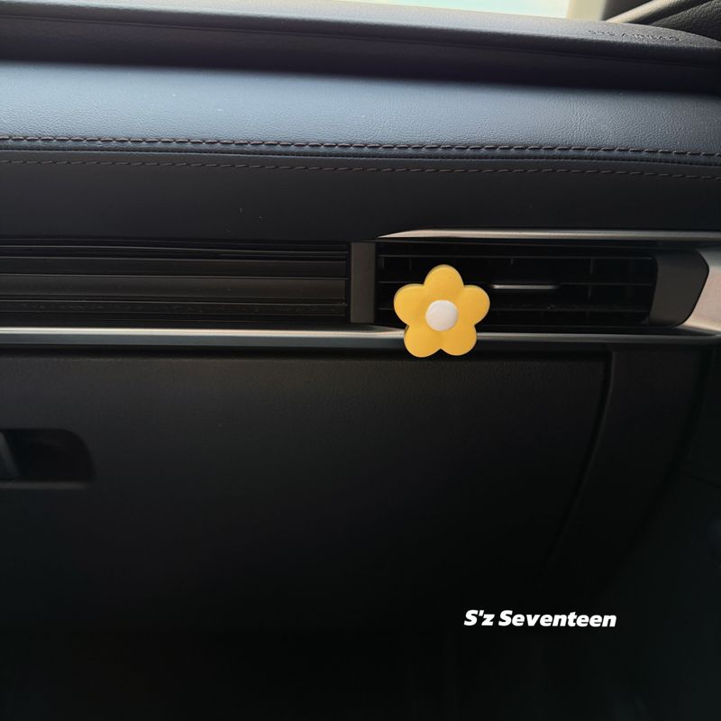 Cute Little Red Riding Hood Hello Kitty Car Air Vent Decoration Ornament Car Interior Fragrance Diffuser Stone Light Scent