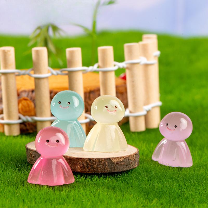 Micro Landscape Decoration Colorful Cartoon Rainy Day Doll Glow-in-the-dark Resin Decoration Office Desktop Car Accessories