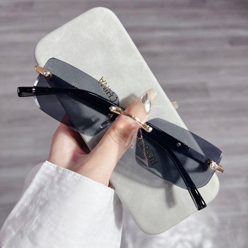 Роскошные солнцезащитные очки без оправы с защитой UV400 Модный ретро-дизайн для отпуска, рыбалки, езды на велосипеде Персонализированные очки