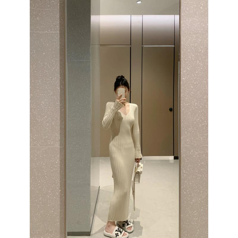 Новая база с вязаным платьем с длинным рукавом для женского осенне-зимнего сезона, с высоким чувством и тонким темпераментом, облегающая бедра длинная юбка