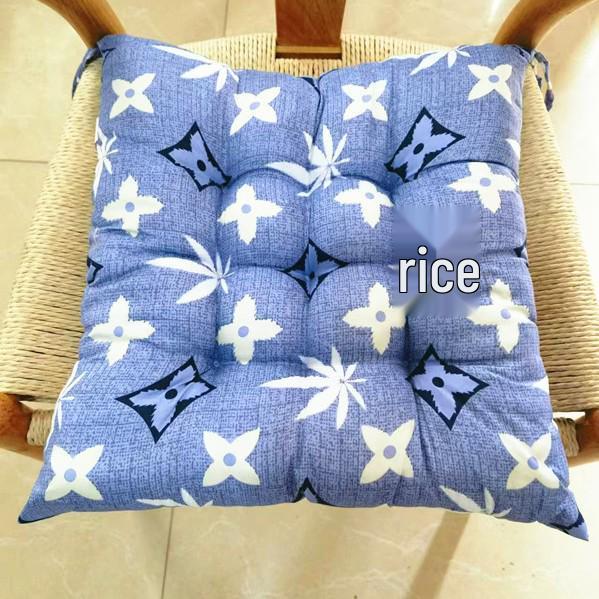 Мультяшная подушка для офисных, классных и обеденных стульев - для использования в любое время года