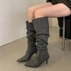 Черные ботинки с ворсом женские осень и зима 2025 новые остроносые ботильоны на шпильке плиссированные ботфорты женские