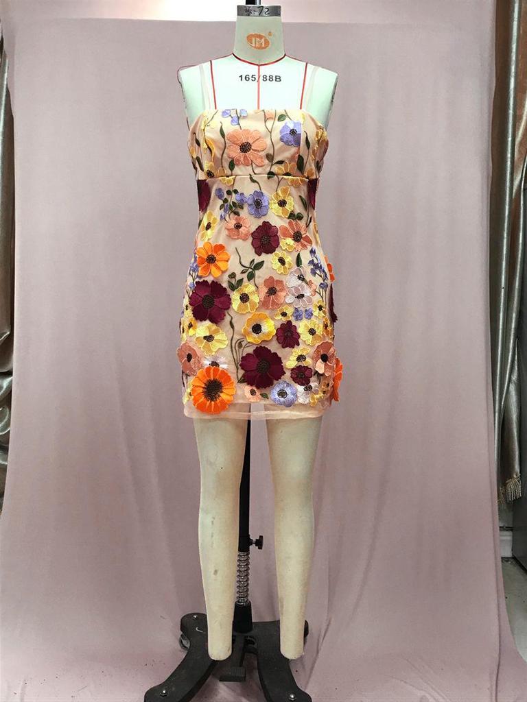 Весна 2025 Элегантное платье с 3D-цветочной вышивкой и подтяжками