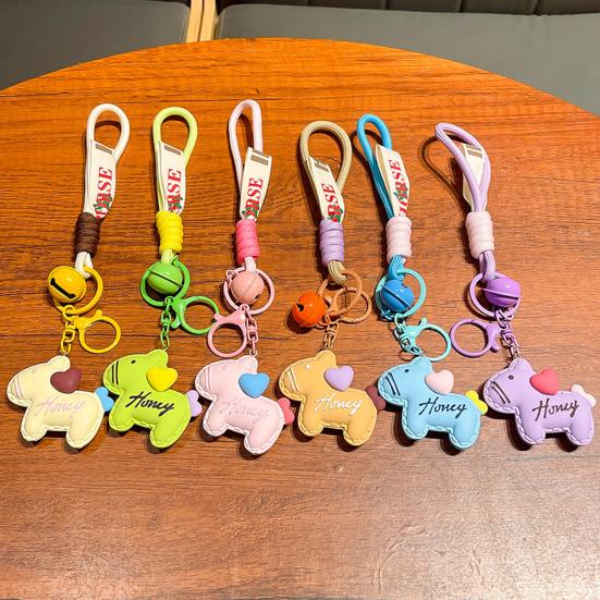 Resin Keychain Horse Design Lightweight Portable Key Chain with Lanyard Minimalist Style Key Holder