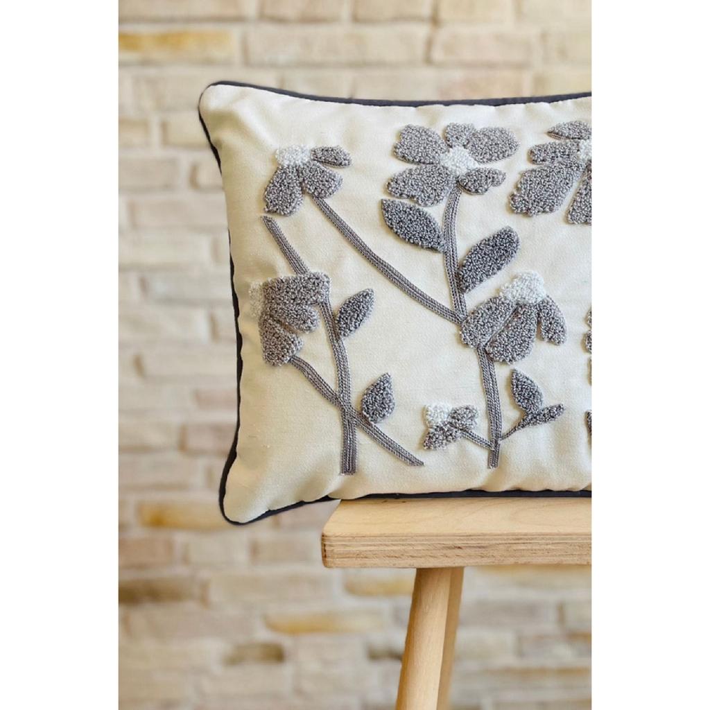 Punch Embroidered Single Decorative Daisy Design Throw Pillow Cover (punch)