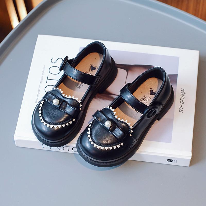 Детские туфли из кожи для девочек Love Pearl Bow 2024, новые универсальные туфли в стиле Лолиты, простые и элегантные, свадебные туфли принцессы, детские, шикарные, из искусственной кожи