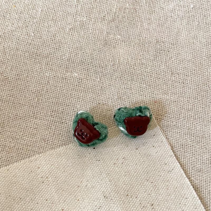 Silver needle resin simple fashion love earrings cartoon sweet and cute temperament earrings niche high-end earrings women
