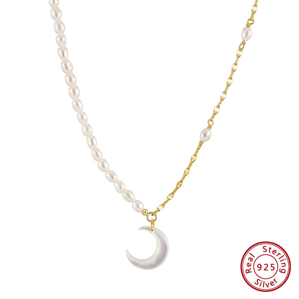 ORSA JEWELS Элегантное серебряное ожерелье 925 пробы с цепочкой в форме полугубы и подвеской в форме полумесяца с натуральной пресноводной жемчужиной для женщин GPN53