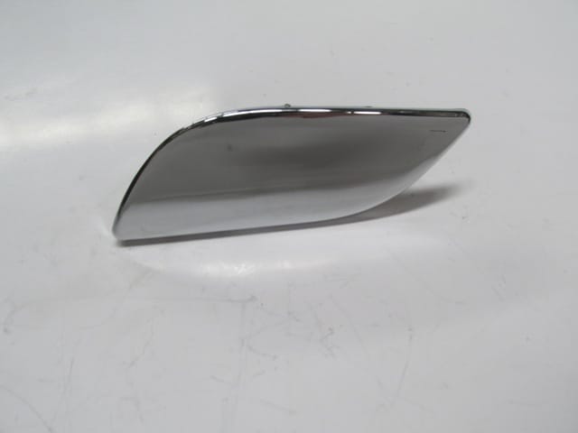 Для Skoda Superb 2009-2012 защитная крышка форсунки омывателя правой фары хромированная OEM 3T0955110A