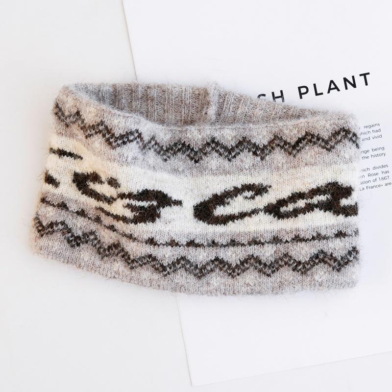 In autumn and winter, Maillard headband, women's forehead protection, daily wear warm hair accessories, thin windproof headgear, headband.