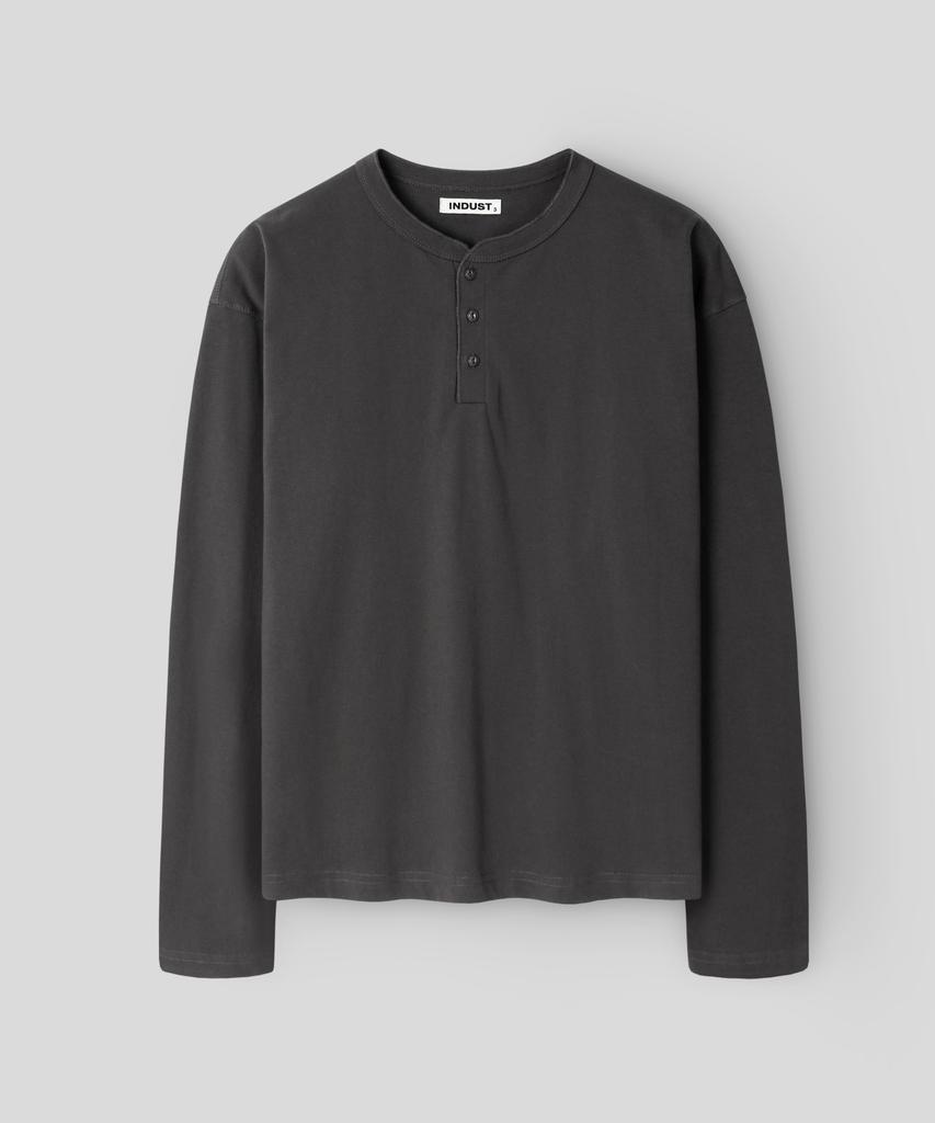 INDUST Semi-Crop Henley Neck Long Sleeve T-Shirt_Charcoal