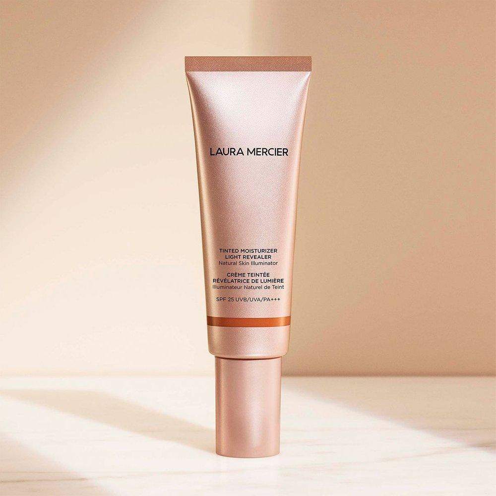 Тонирующий увлажняющий крем Light Revealer