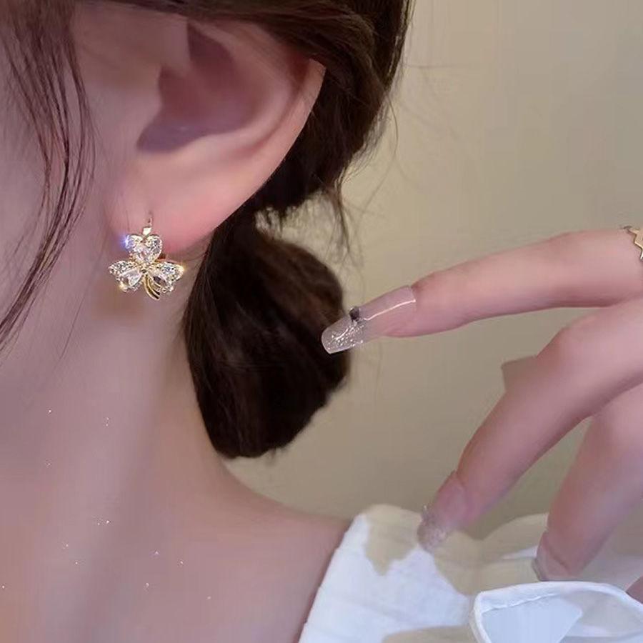 Летние цветы без пирсинга, клипсы, нежные простые серьги со стразами, новые серьги