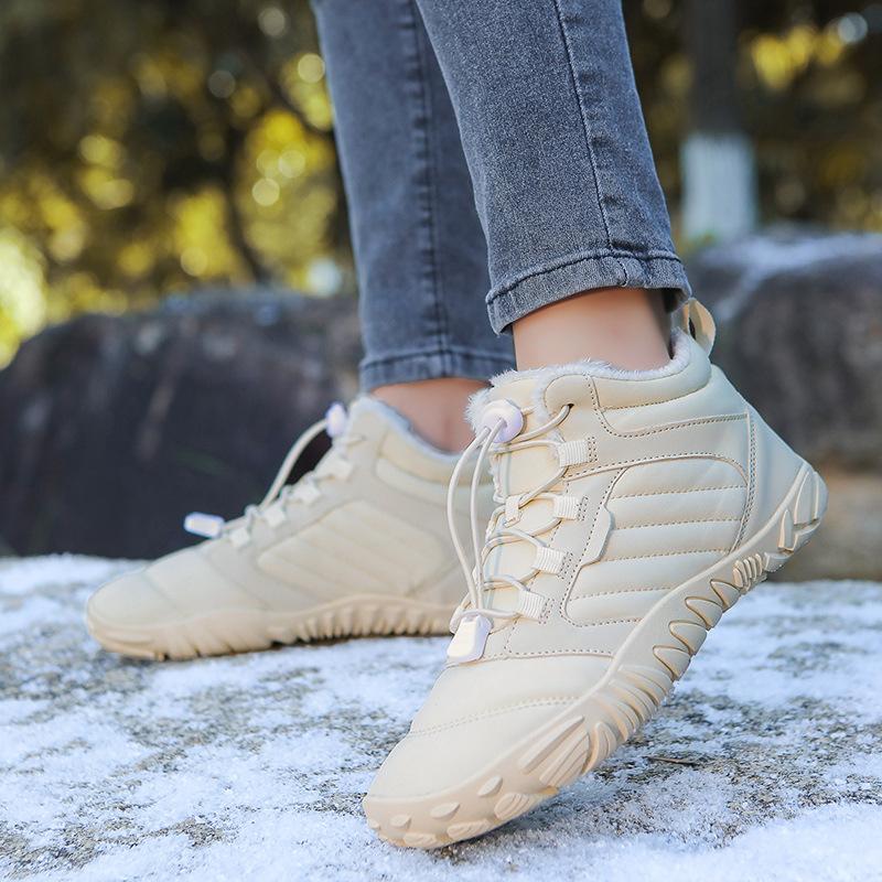 2024 уличные зимние ботинки мужские новые зимние нескользящие водонепроницаемые бархатные теплые хлопковые ботинки женские босоножки на толстой подошве с пятью пальцами