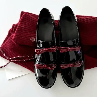 Модные высококачественные дизайнерские туфли из лакированной кожи с бантом для женщин 2025 весна квадратный каблук круглый носок туфли Мэри Джейн роскошные мюли лоферы