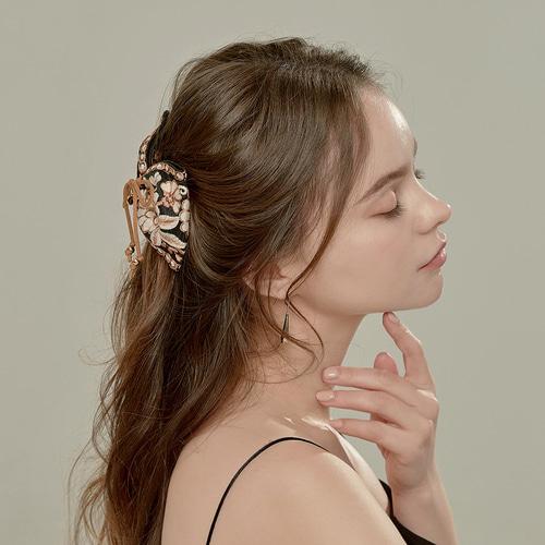 Заколка для волос Besty Adelaine с лентой