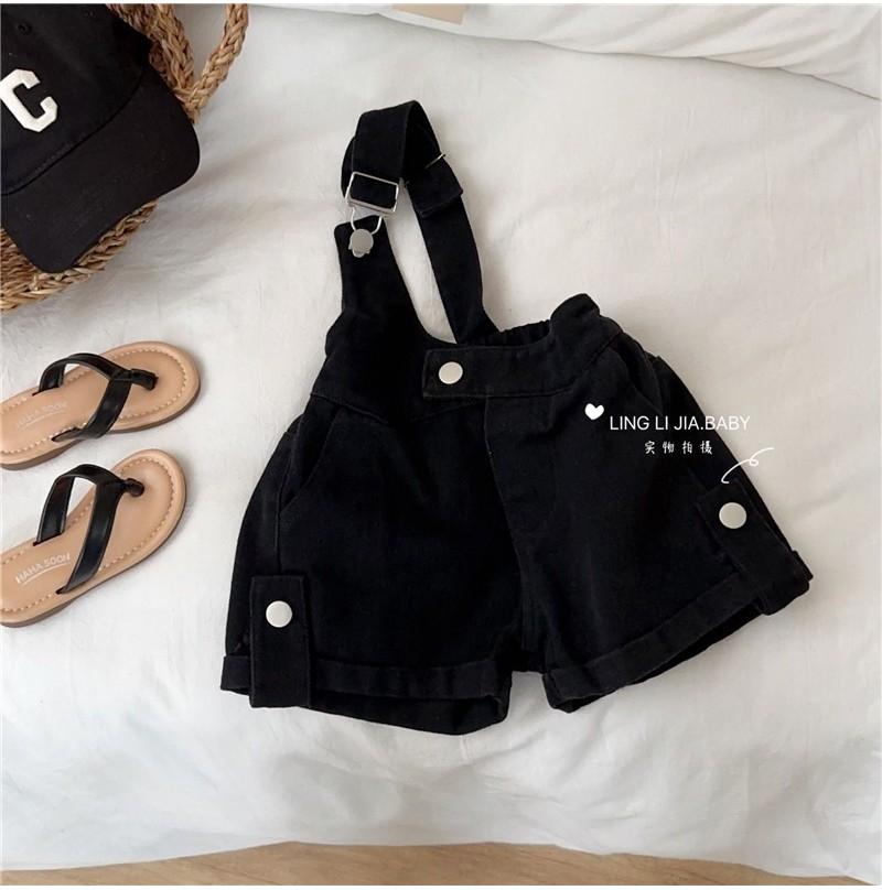 Stylish Summer Girl's Outfit Set Featuring Bow Tie Knit Vest And Frilled Denim Shorts