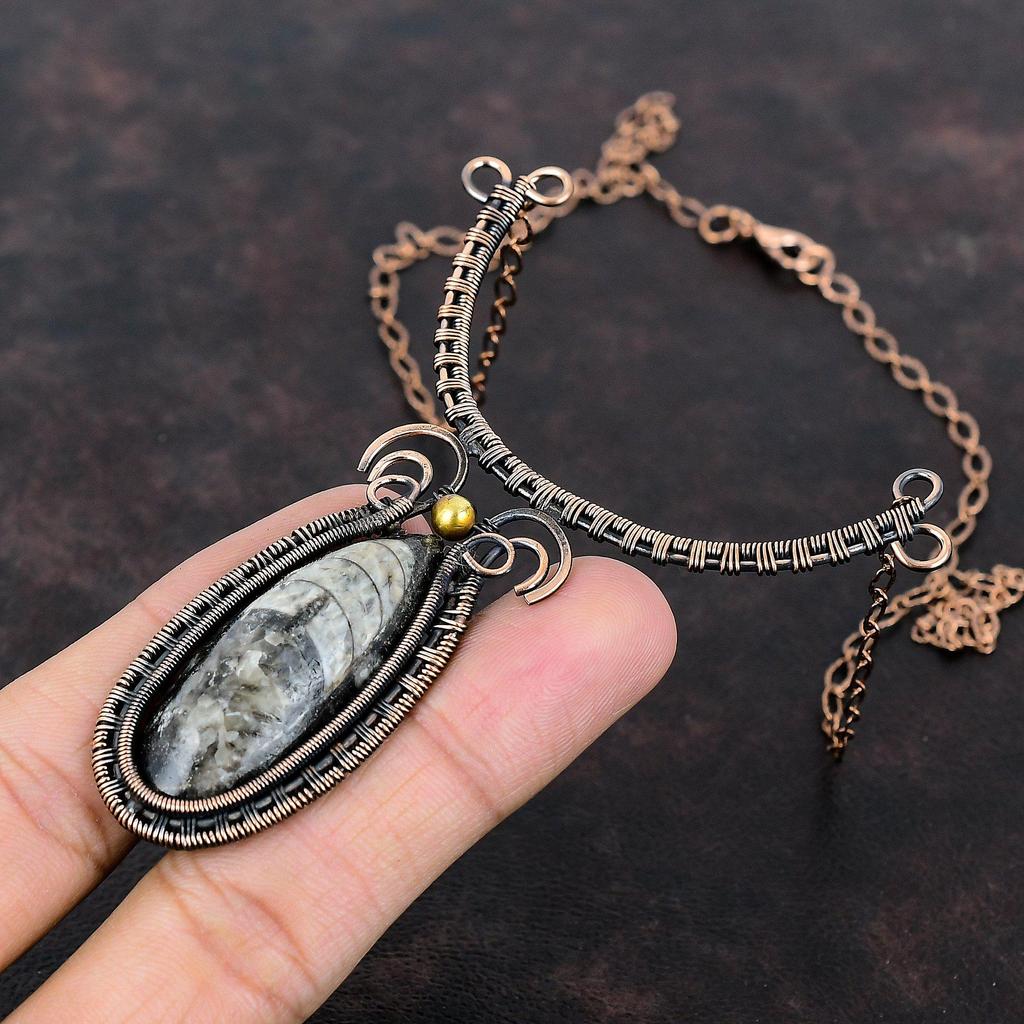 Ожерелье из ископаемого Orthoceras, медная проволока, ювелирные изделия ручной работы, драгоценный камень, медное ожерелье, регулируемое ожерелье, обернутое проволокой ожерелье для подарка