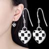 Серьги Love в черно-белую шахматную доску, женские ретро-серьги-крючки в форме сердца из эпоксидной смолы с персиковым сердцем