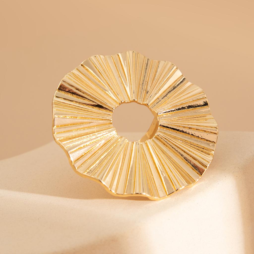 Кольцо из сплава в стиле праздника с круглым отверстием, инкрустированное жемчужным цветком, комплект колец, новое модное модное кольцо для поездок на работу и обратно