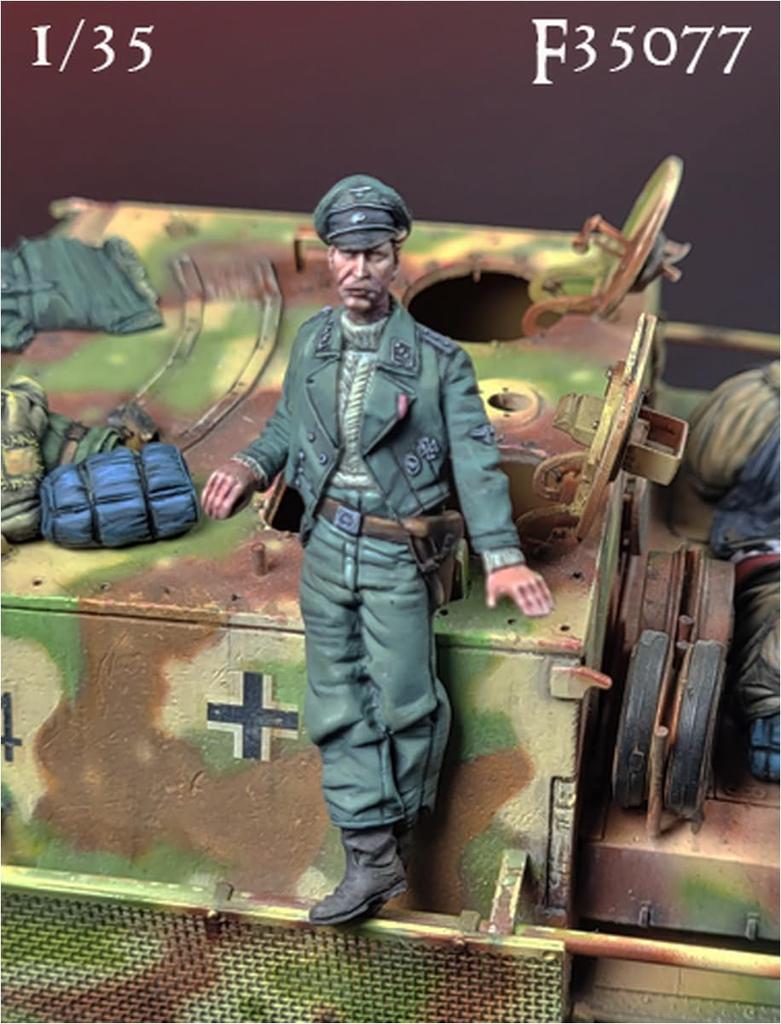 Darius Miniatures German Waffen SS Tank Destroyer Commander Resin Kit DMF35077 1/35
