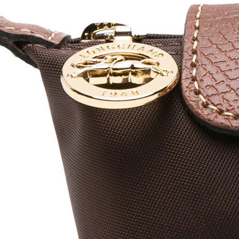 Longchamp Кошелек женский Le Pliage с текстурой, золотой кнопкой, из телячьей кожи, темно-коричневый 30016089P81