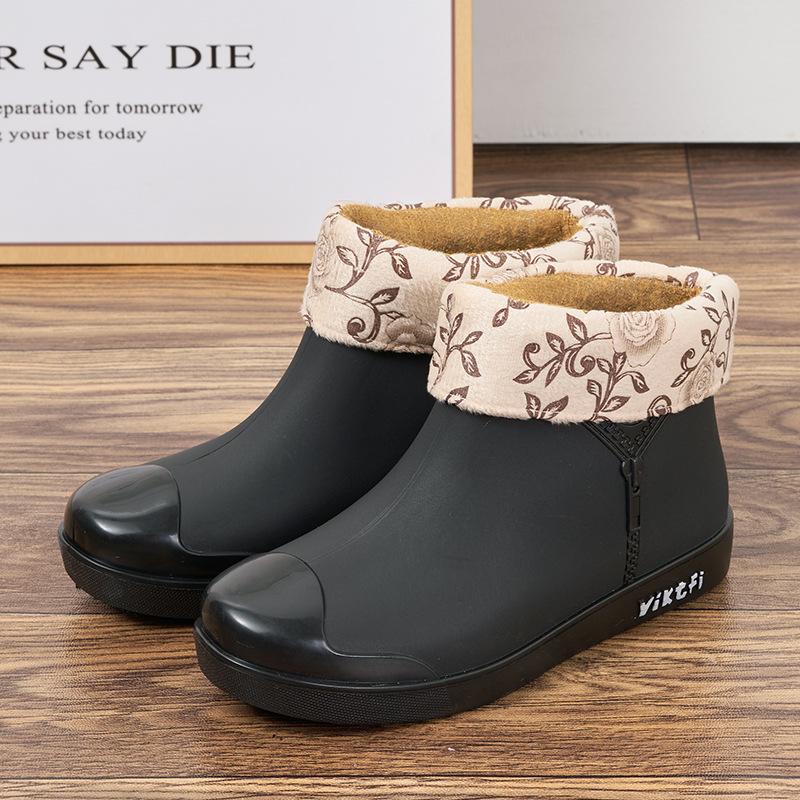 Rain Boots with and Without Fleece Women's Fashion Non Slip Waterproof Short Tube Rubber Shoes  Adult Rain Boots Plus Velvet Warm Rain Shoes