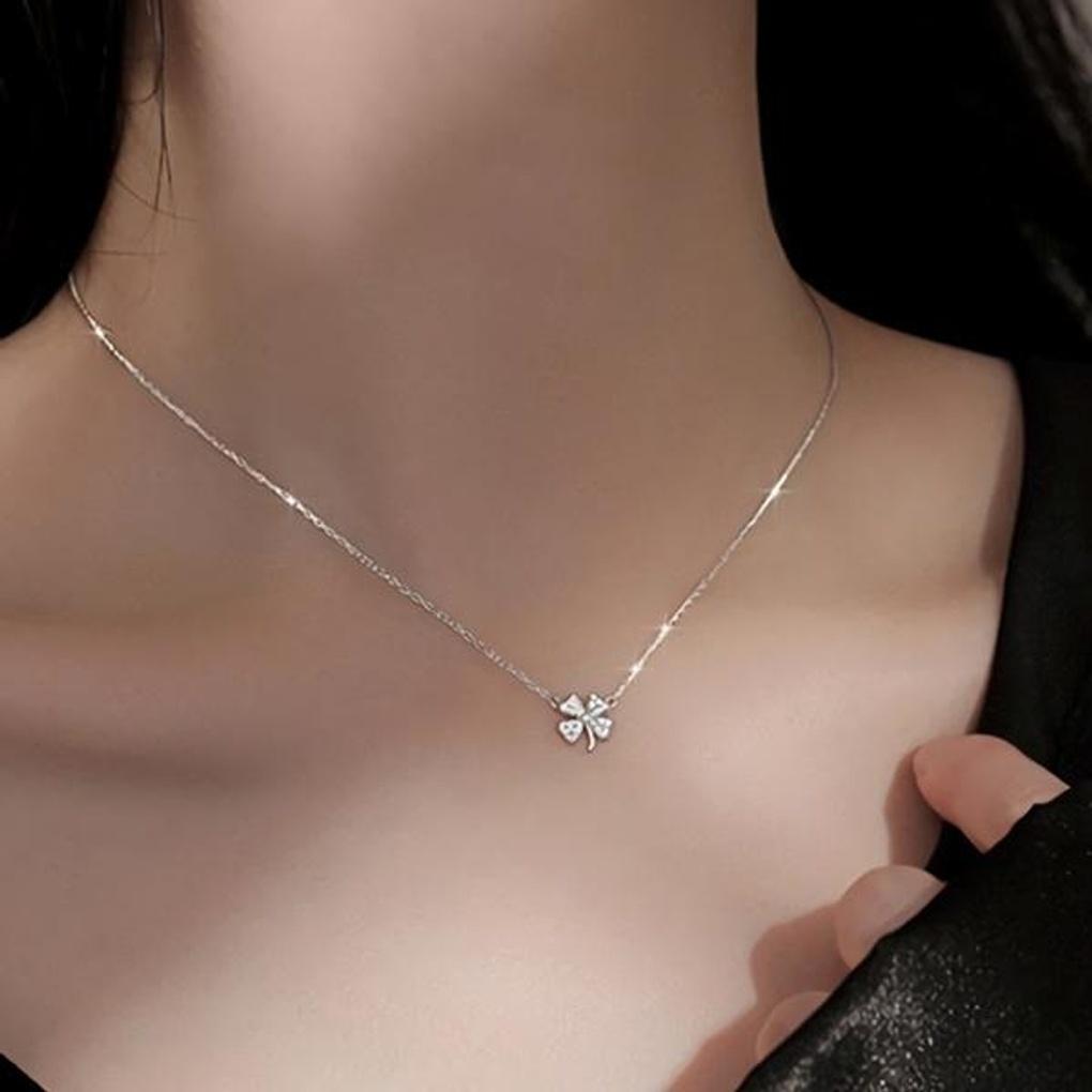 Women's Summer Clover Pendant Silver Necklace