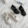 Туфли Мэри Джейн женские осень 2025 новые большие головки легкие маленькие кожаные туфли одно слово с жемчужным толстым каблуком одинарные туфли